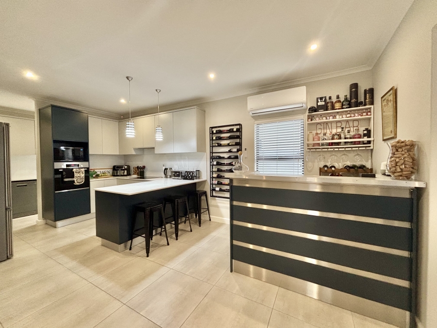 3 Bedroom Property for Sale in Sandown Western Cape